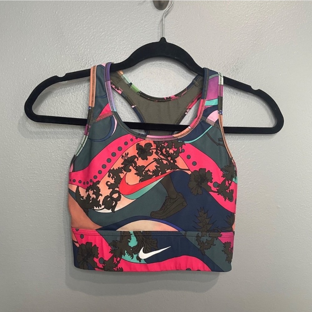 NIKE Dri Fit Classic Swoosh Sports Bra M